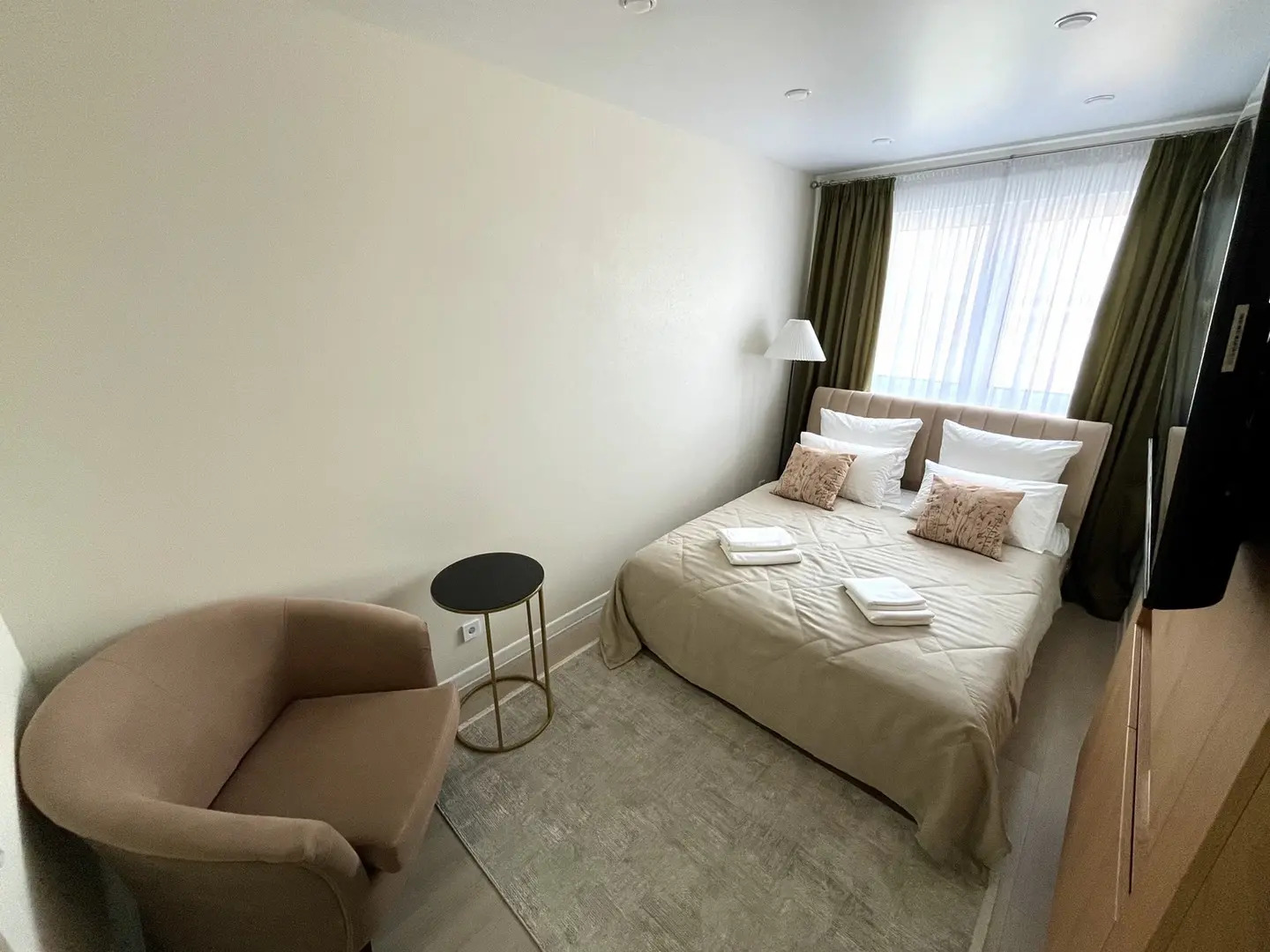 Квартира на Яшиной 4