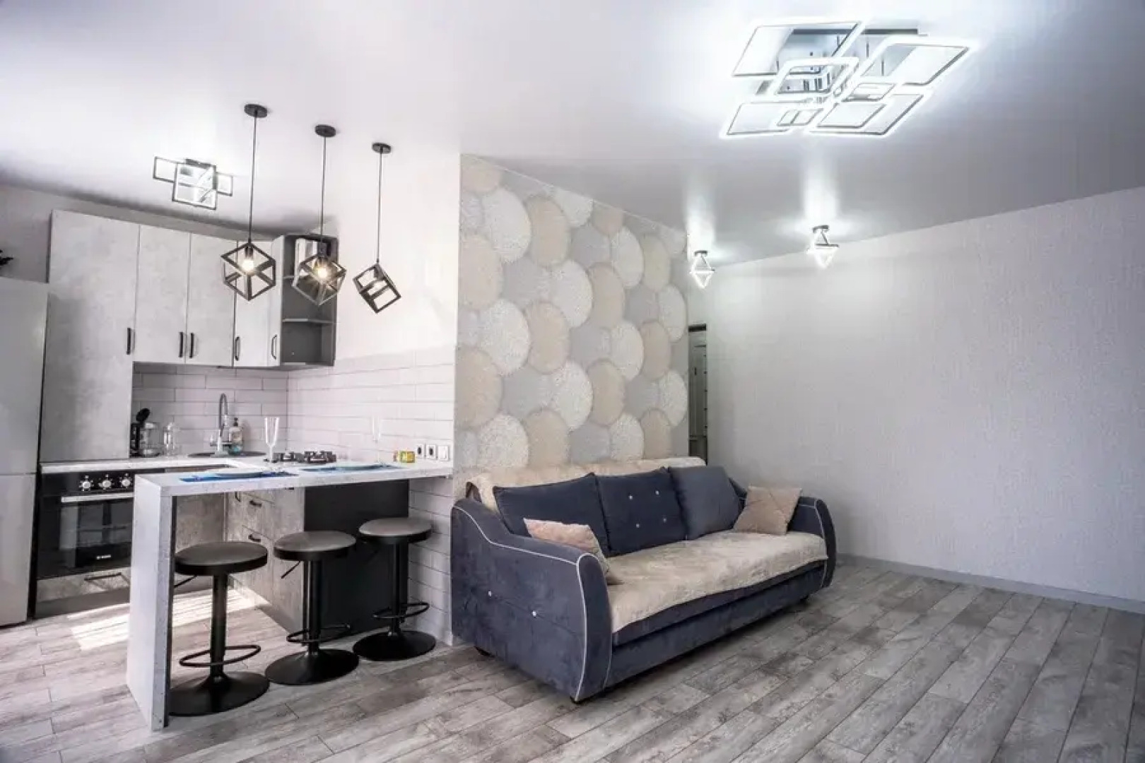 Апартаменты евродвушка со стильным ремонтом в самом центре города