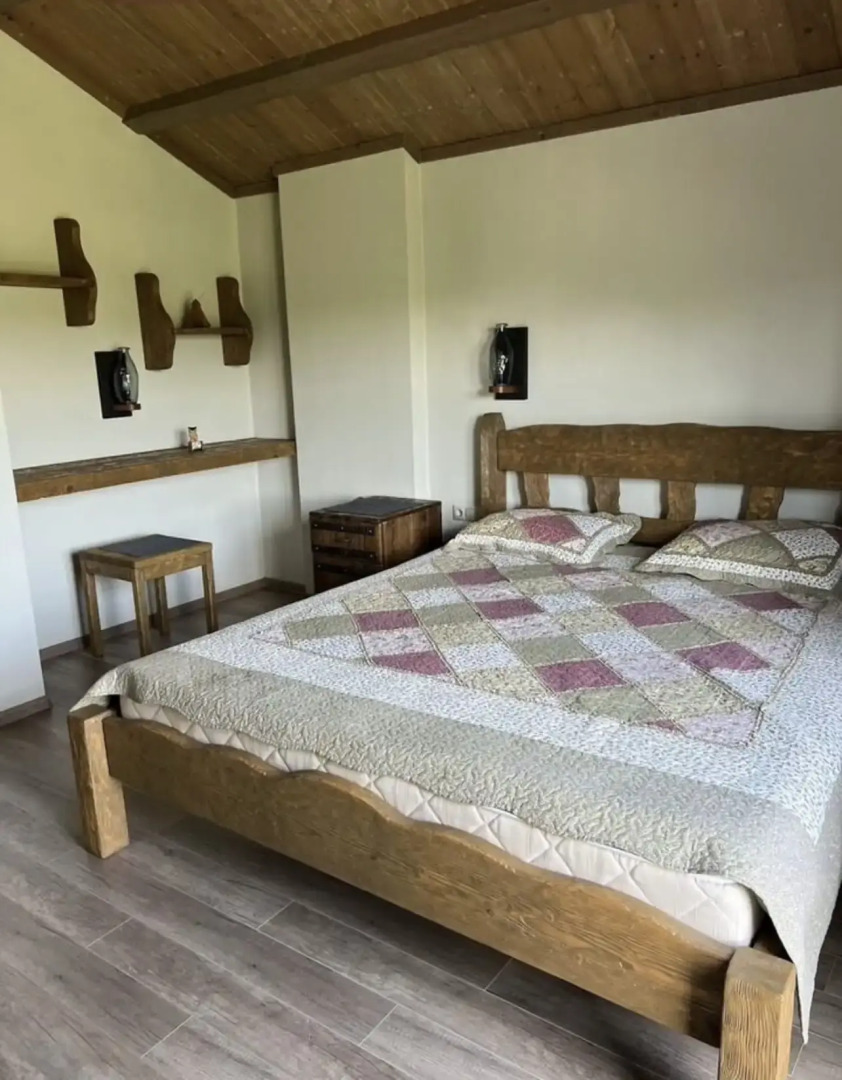 Частный дом Усадьба Сергея Пускепалиса у подножия горы Верблюд с полётами на рассвете