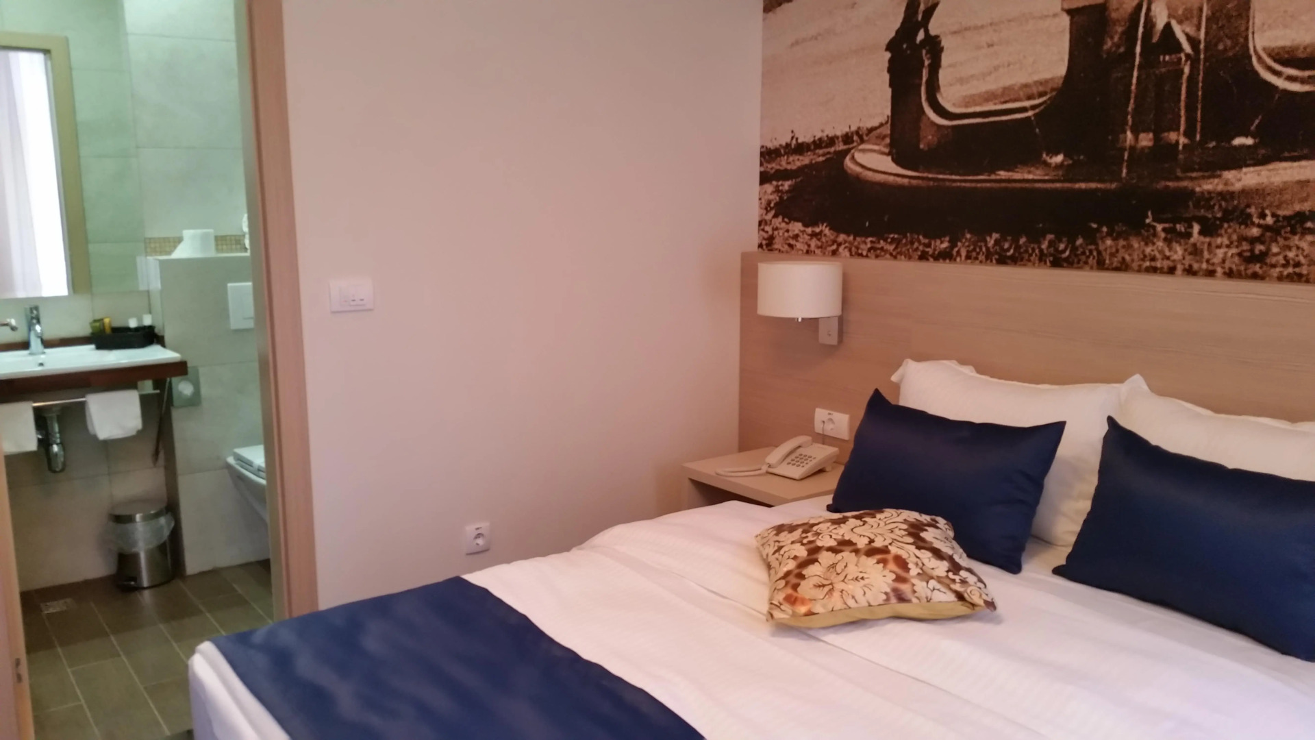 Ночлег и завтрак (B&B) Five Points Square - City Center