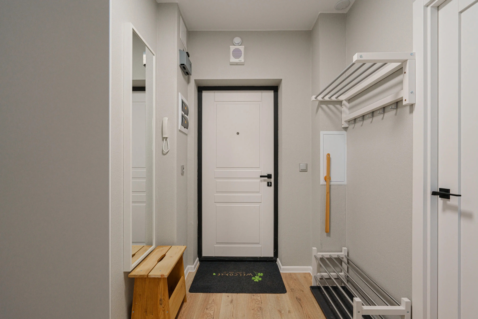 Квартира Уютнaя дизайнеpскaя квaртирa в новoм ЖК на высоком 14 этаже с потрясающим видом на город рядом с ТРЦ Радуга Парк