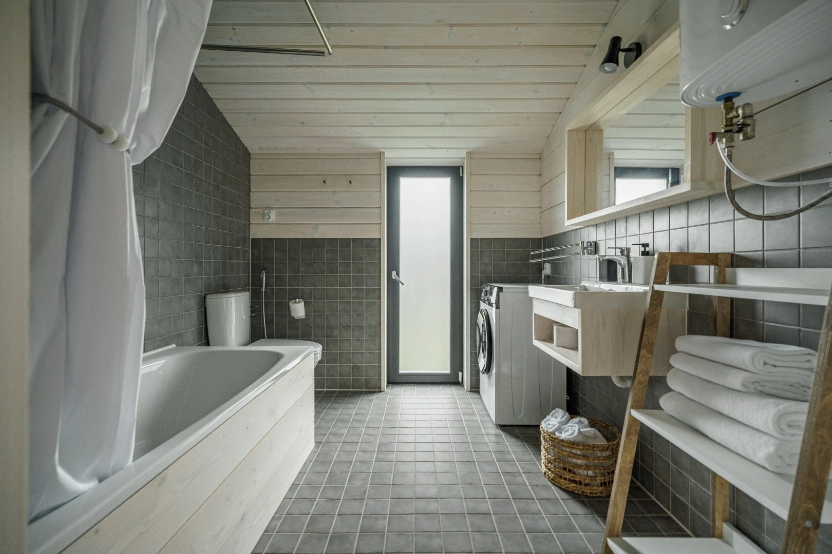 Частный дом коттедж семейный три тома  у Финского залива