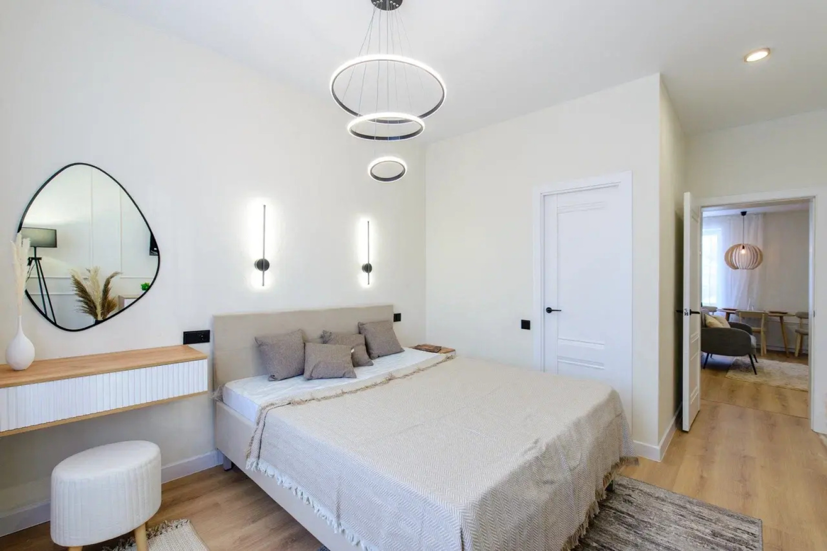 Квартира Просторная трешка в сердце города