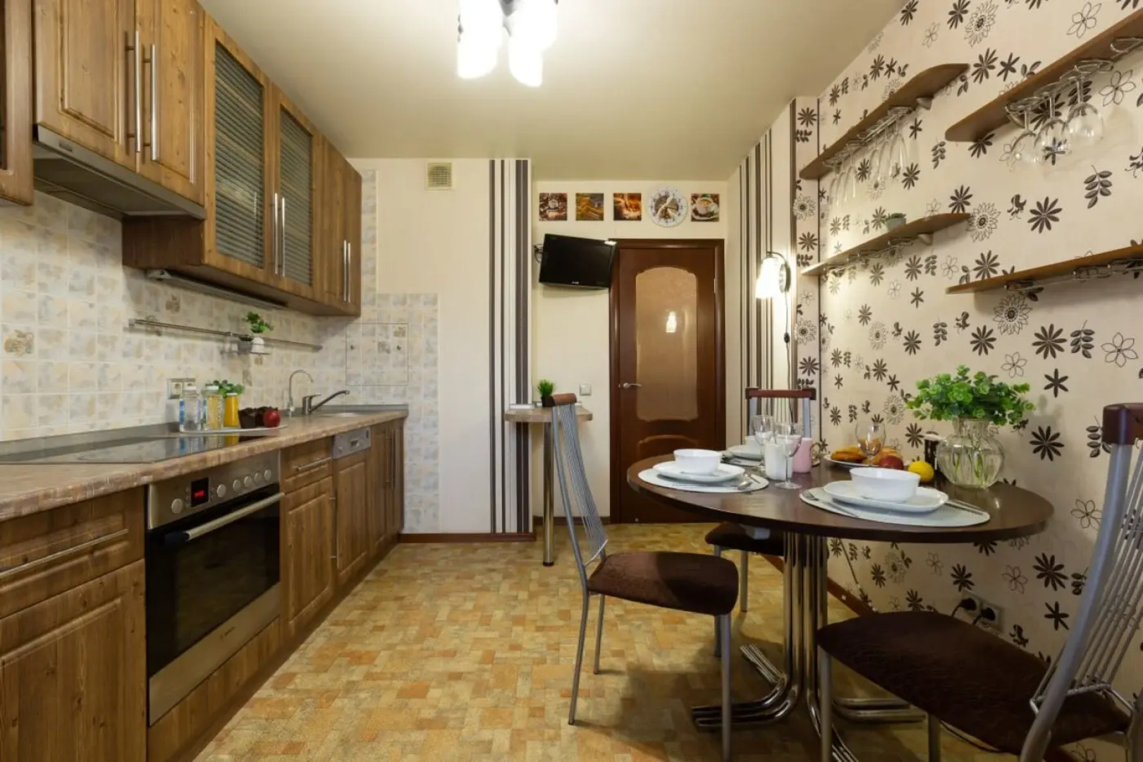 Апартаменты 2 комнатные с балконом в центре города, рядом Парк Победы