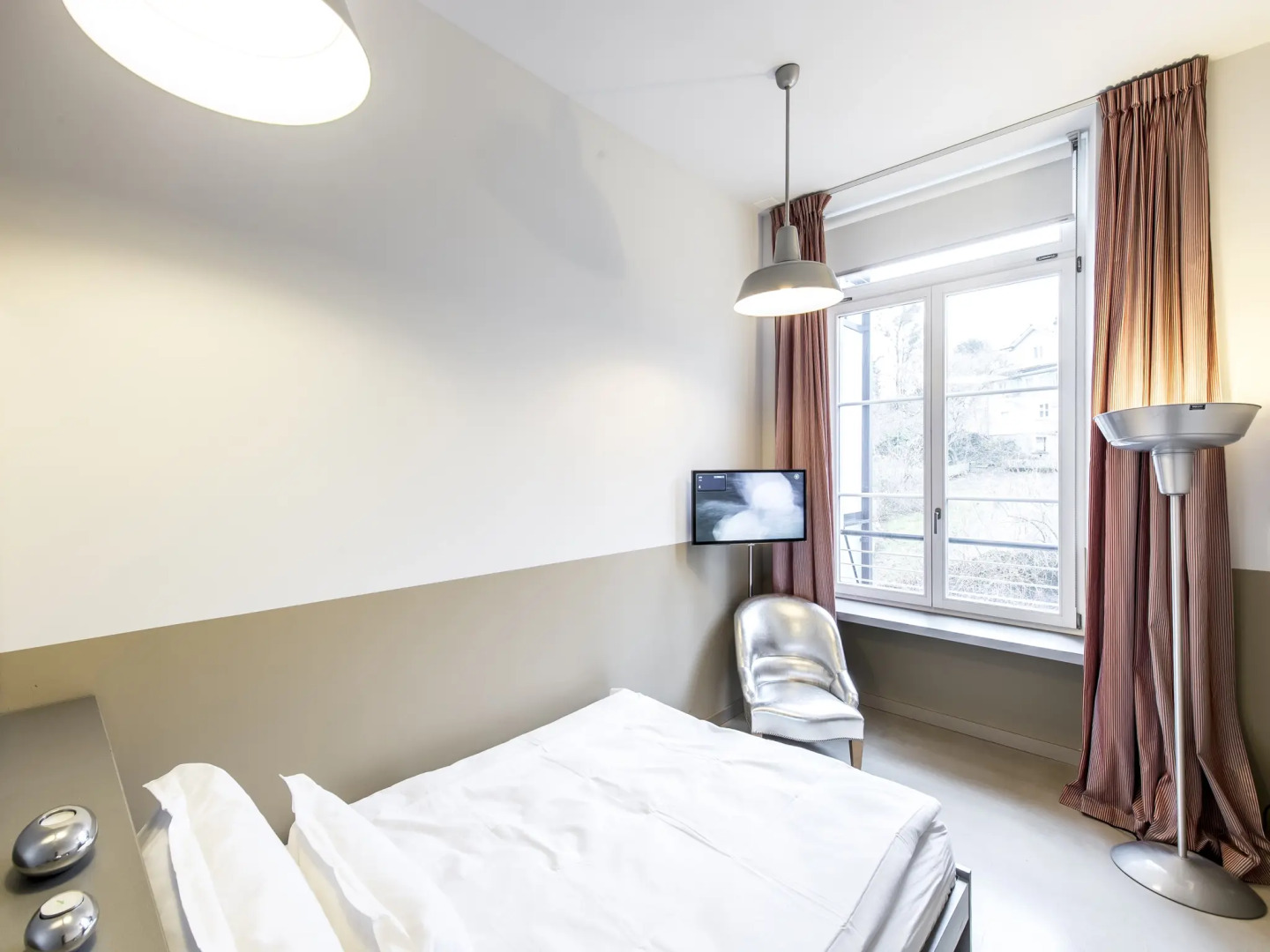 Отель Lofthotel