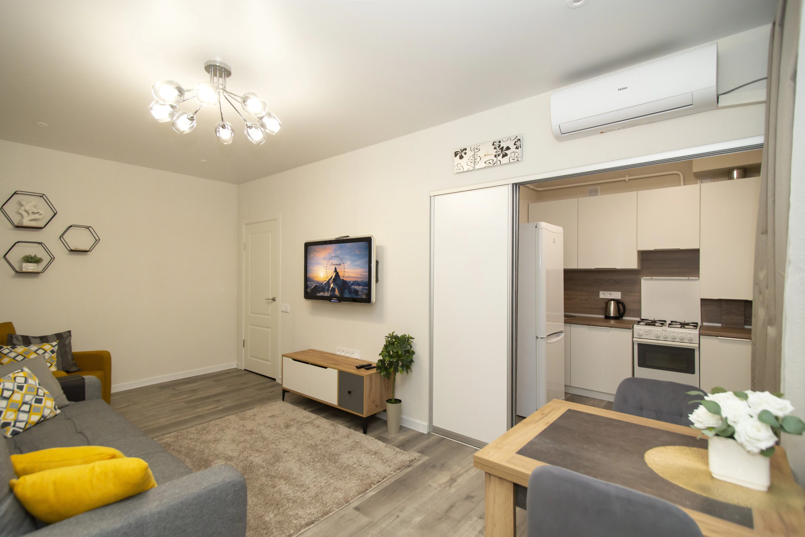 Апартаменты ДзенХоум Океан 69