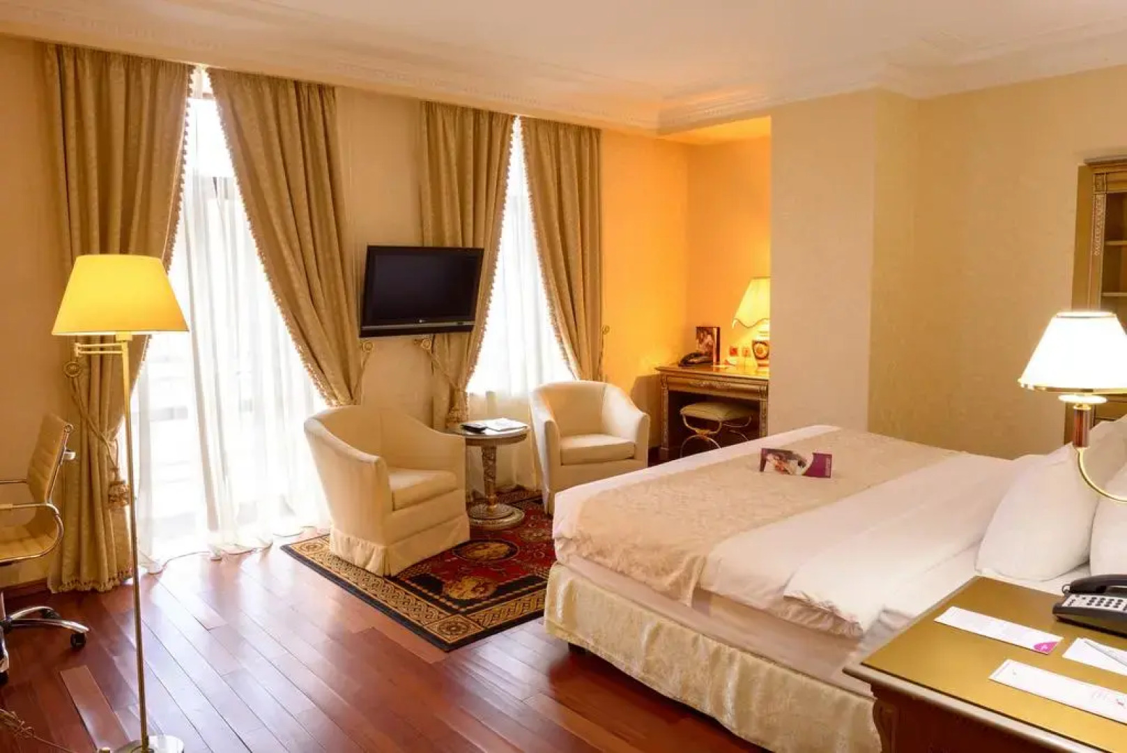 Отель Crowne Plaza Minsk