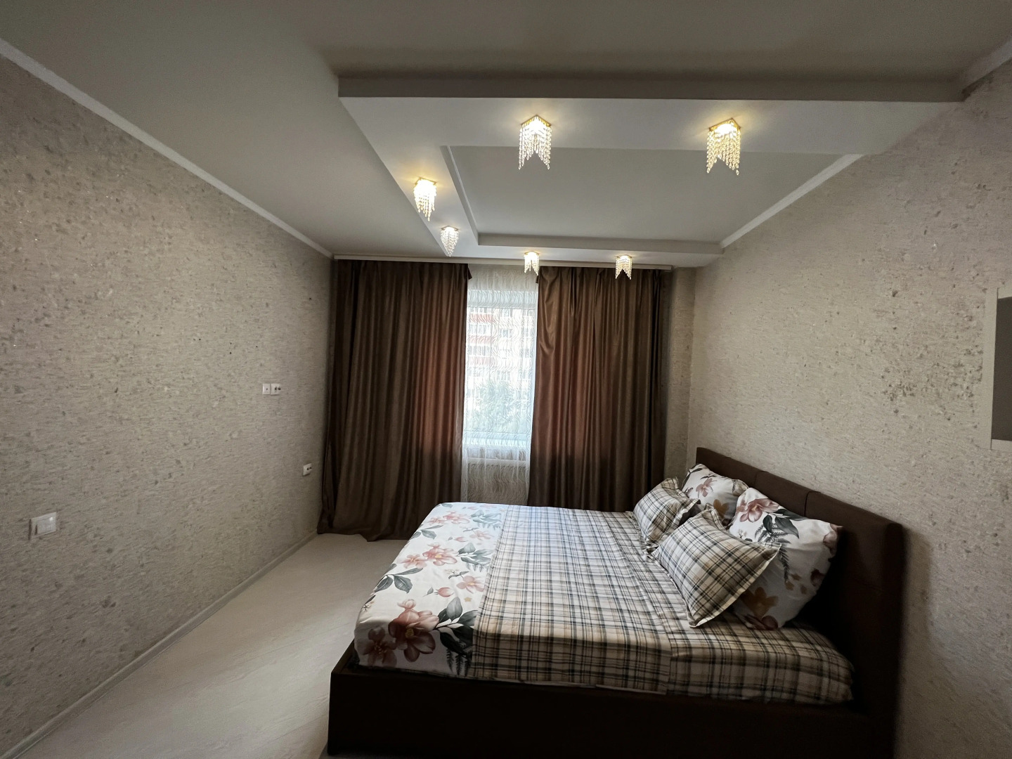 Апартаменты Квартира AlexHome РП Свердловский Михаила Марченко 8