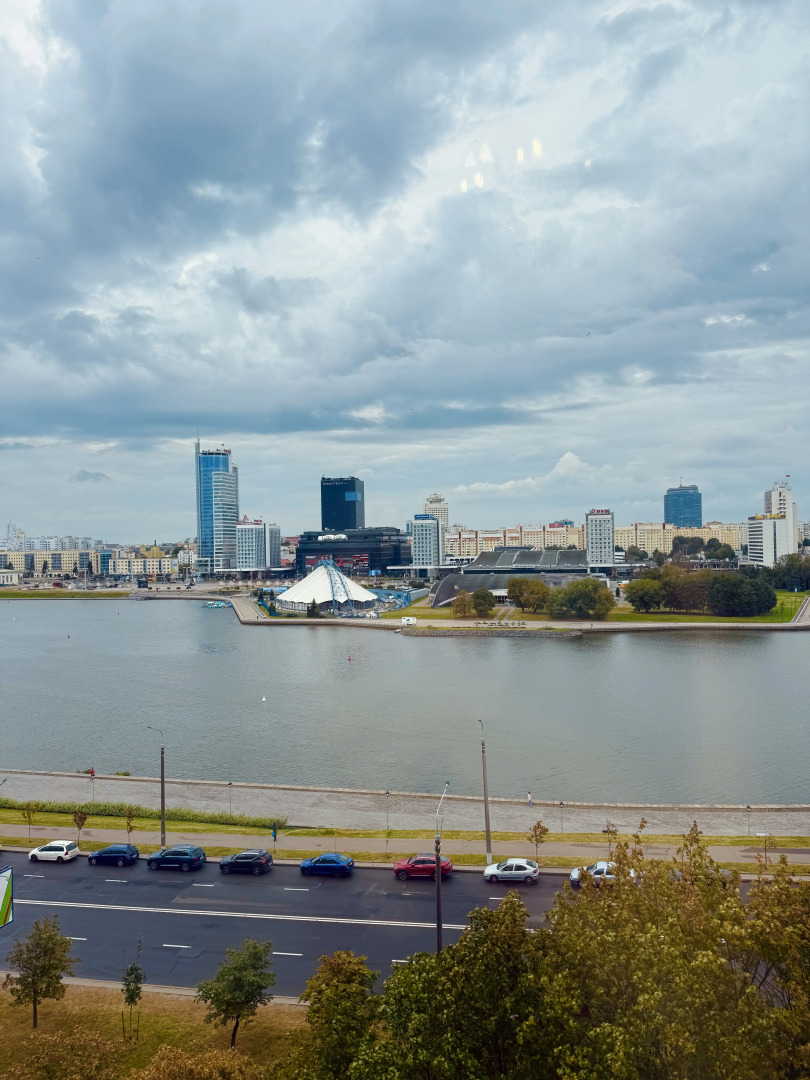 Апартаменты Милая трешка в главном доме города с видом на Свислочь