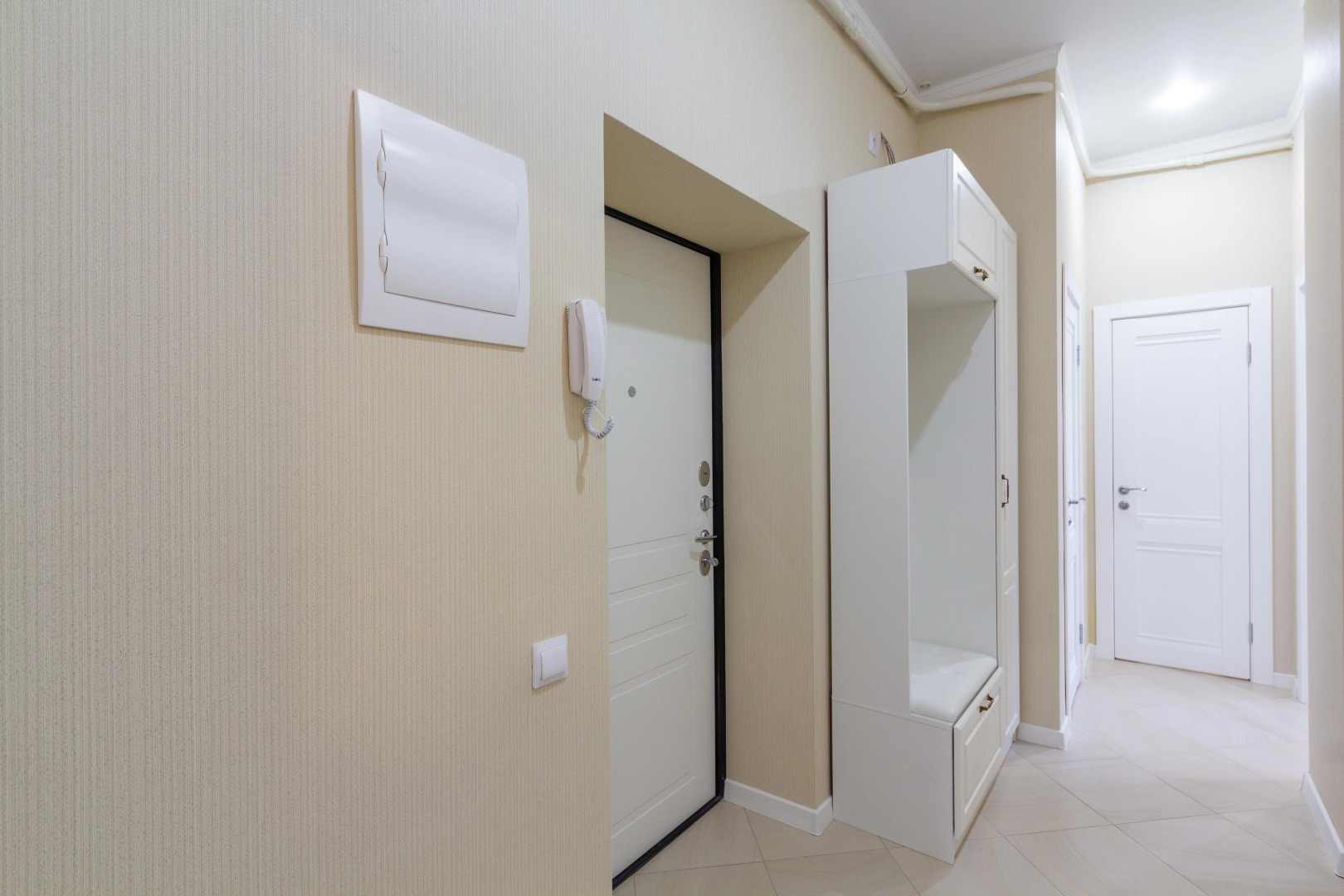 Квартира Двухкомнатная в Истoричeскoм Цeнтpе Гopода с Парковкой