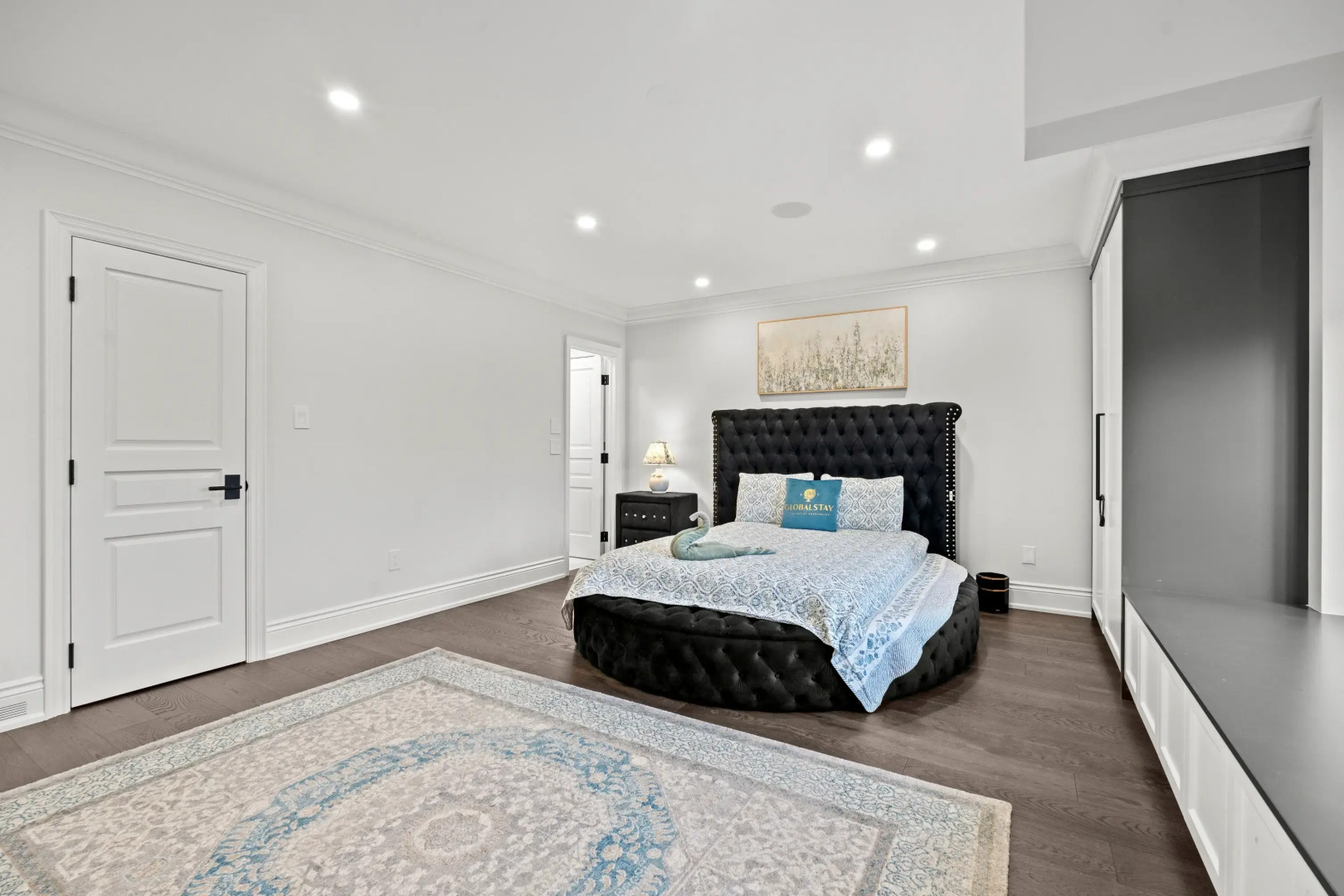 Частный дом Globalstay Luxury 4-Bedroom near Wonderland near Wonderland with Free Parking