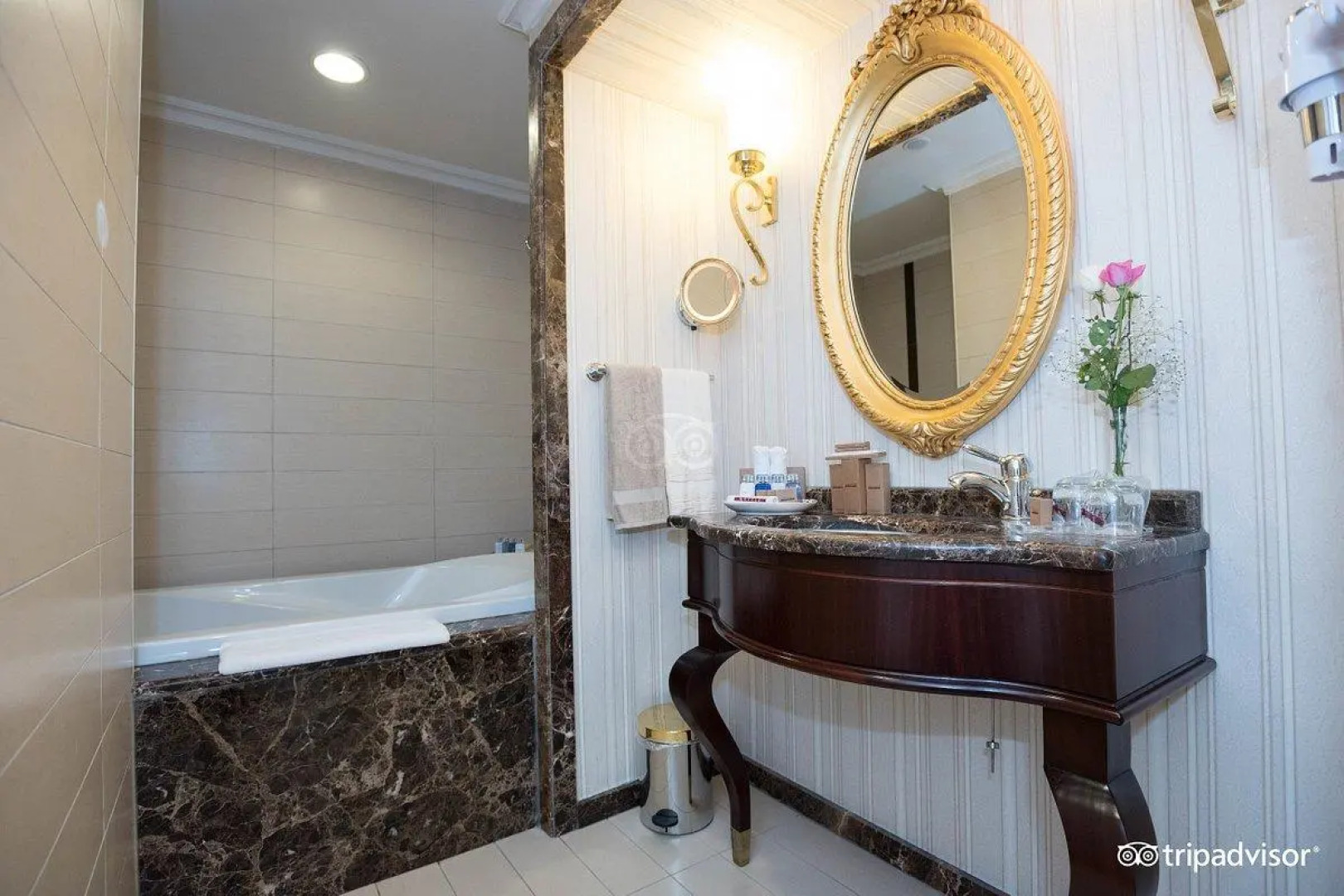 Elite World Istanbul Taksim Hotel