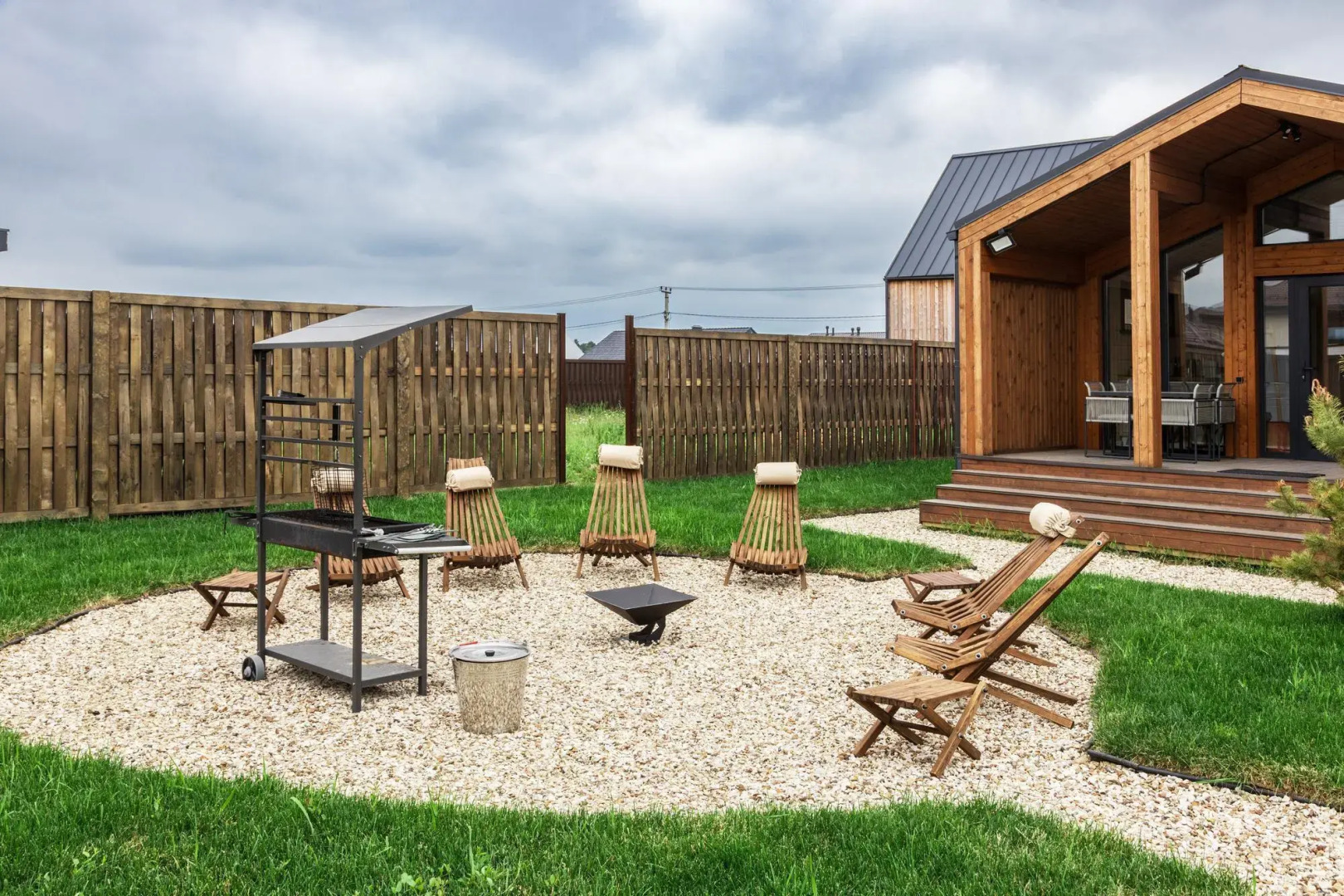 Частный Дом Среди Зимнего Леса с Панорамными Окнами