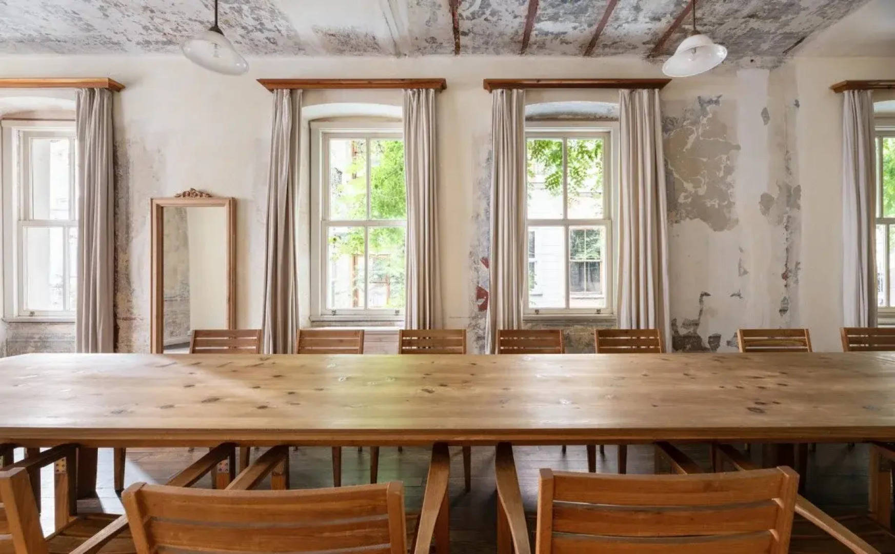 Adahan DeCamondo Pera, Autograph Collection