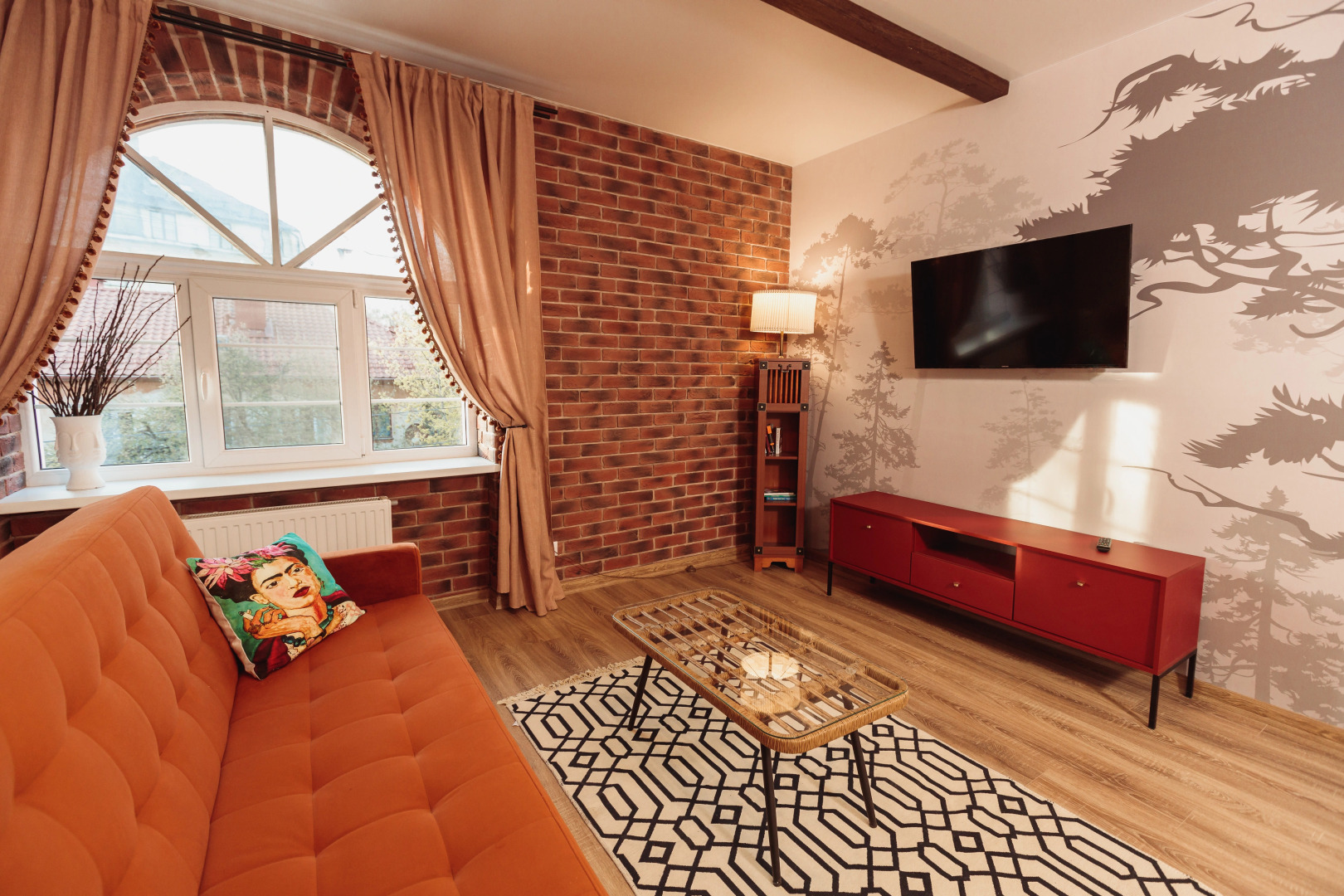 Квартира Двухкомнатная Московская 12