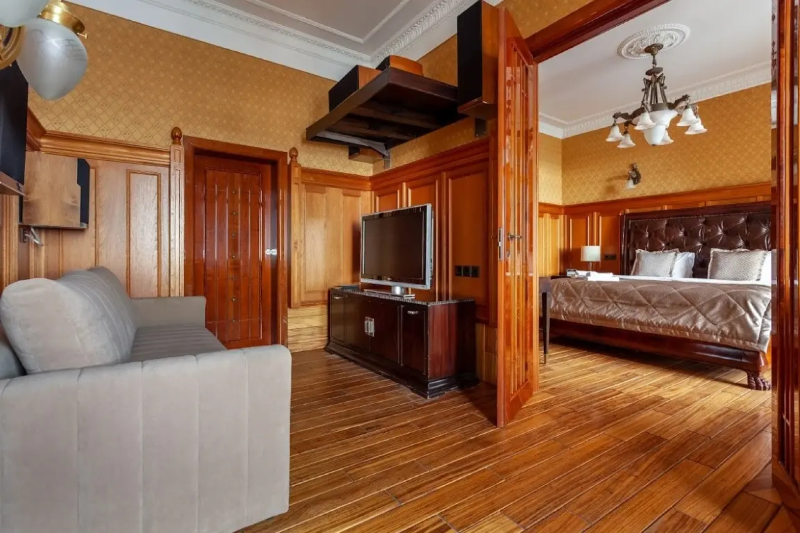 Апартаменты  Роскошные с Балконом и Видом на Кремль