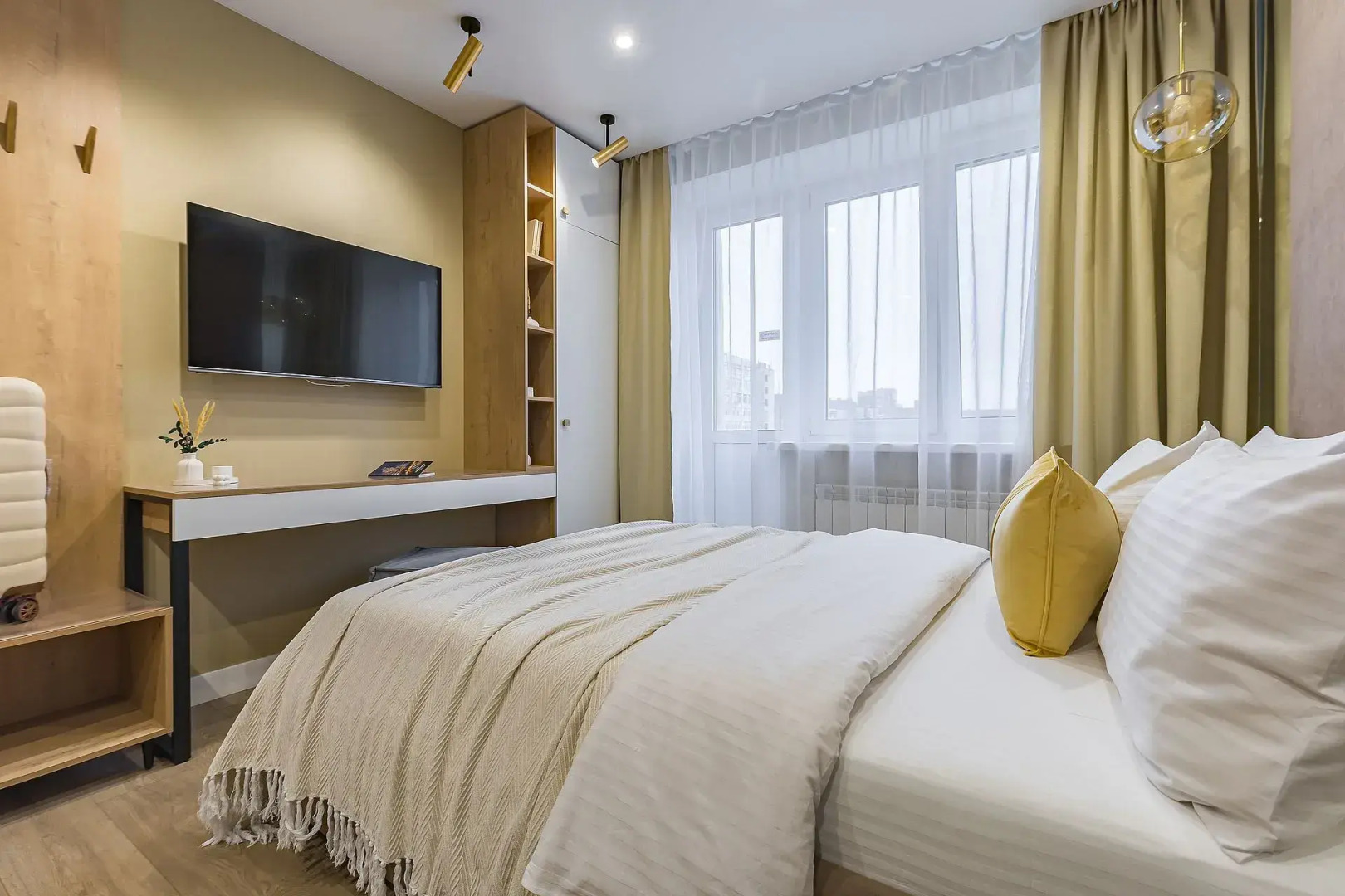 Апартаменты в центре на улице Горького 152а Сова-Дом