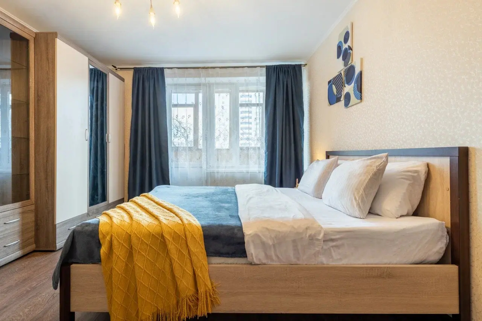 Апартаменты улучшенные Natali на метро Академика Янгеля