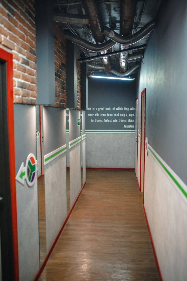 Отель Traveler's Hotel