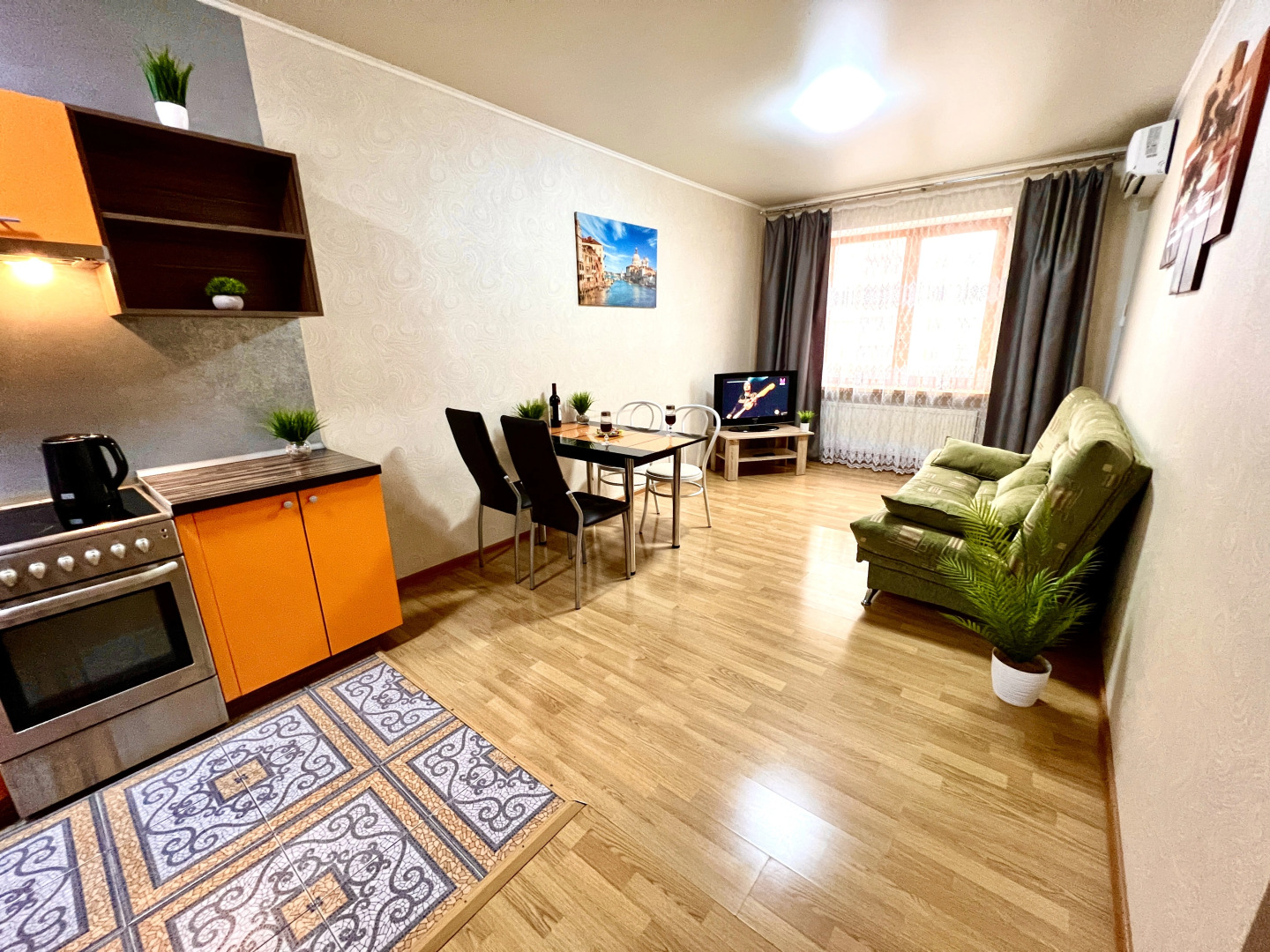 Апартаменты двухкомнатные на 13 этаже в ЖК Современник рядом с МТЛ-Арена