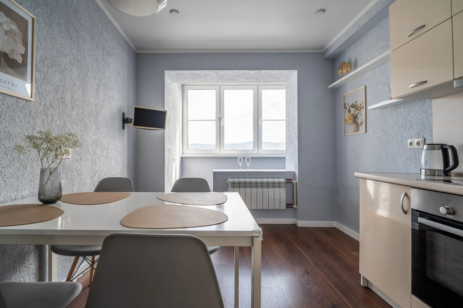 Квартира KRASROOM на Набережной Енисея