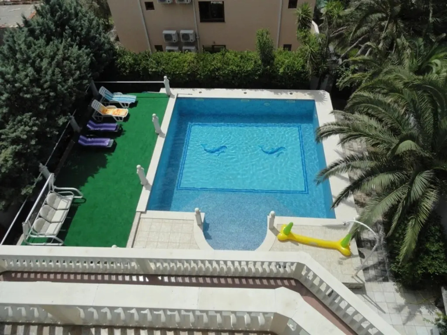 Вилла Petrovac с бассейном 6 спален