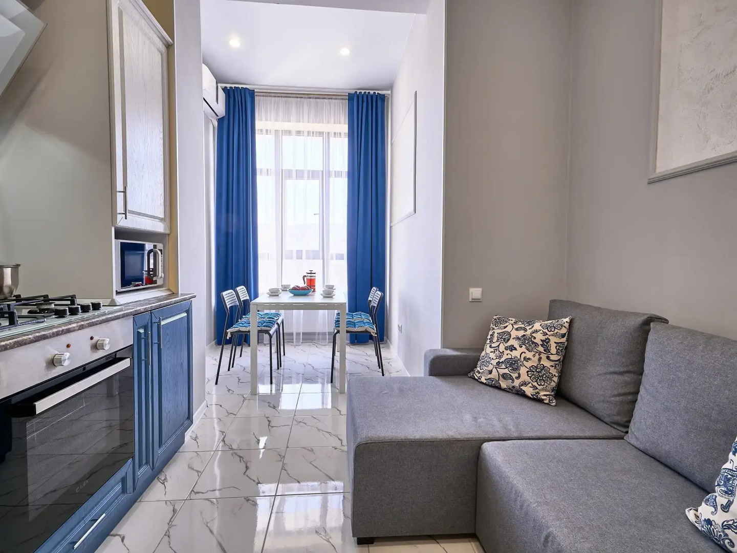 Апартаменты Шафран Ирины Савельевой - В центре у курортного бульвара - Закрытый двор