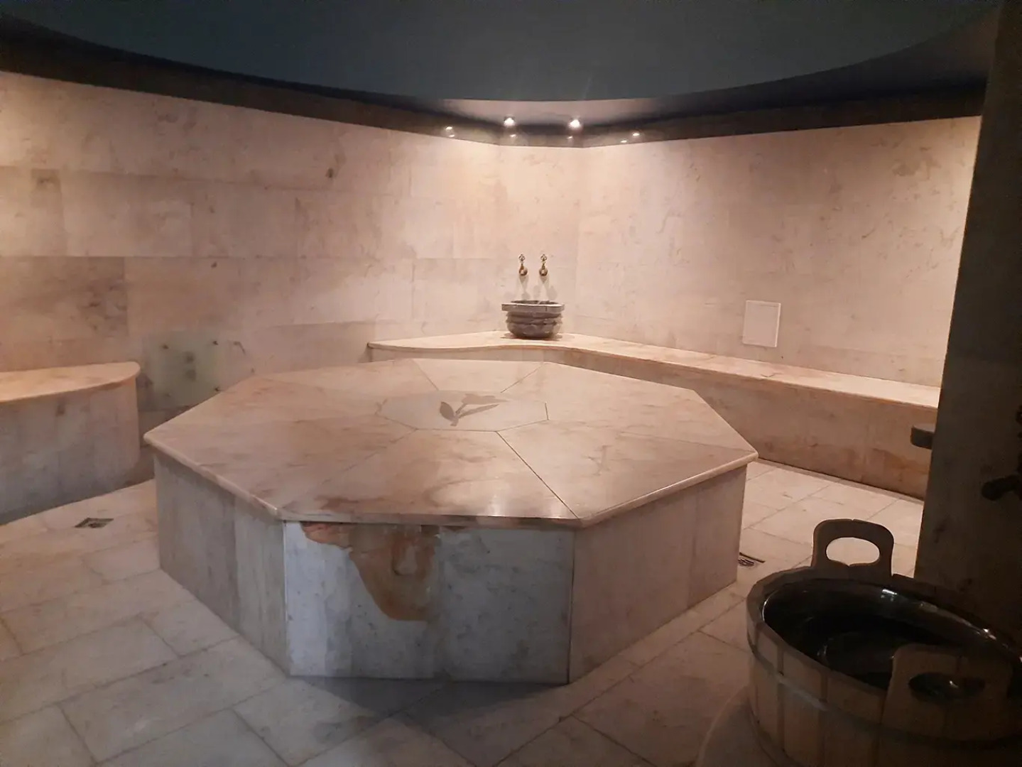 Отель Азалия на Нариманова