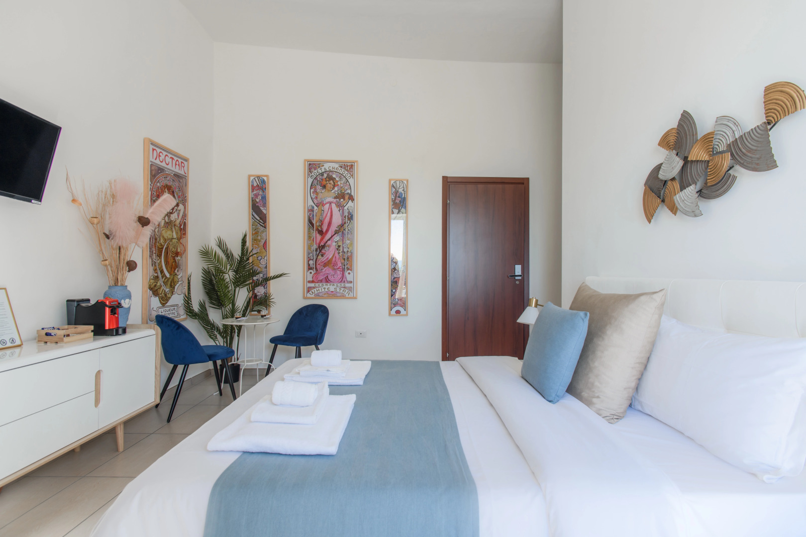 Naro Suites and Rooms