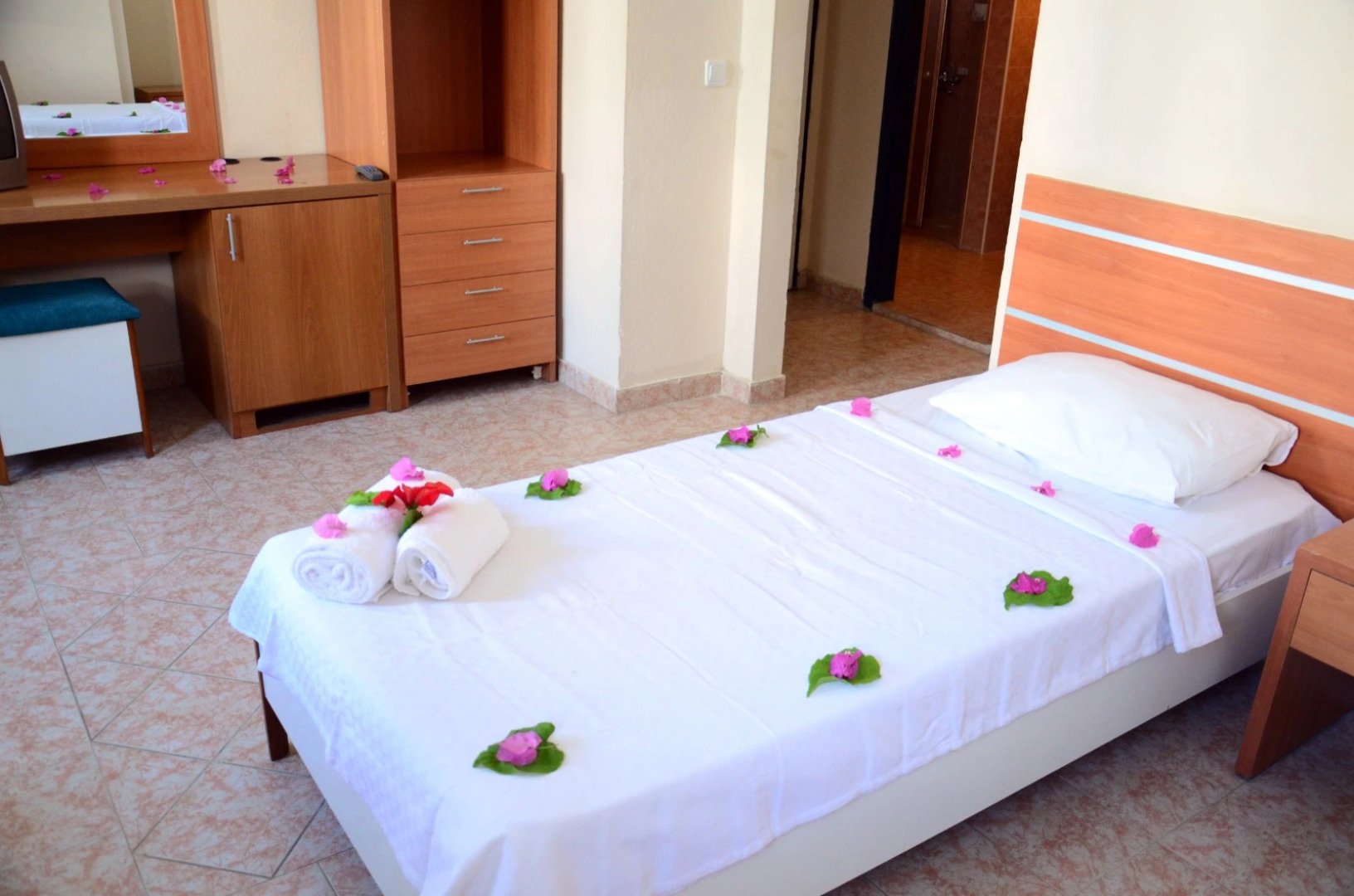 Отель Sunpoint Family