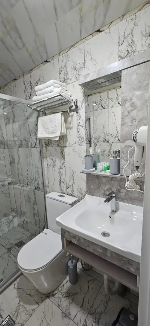 Отель NH Nizami