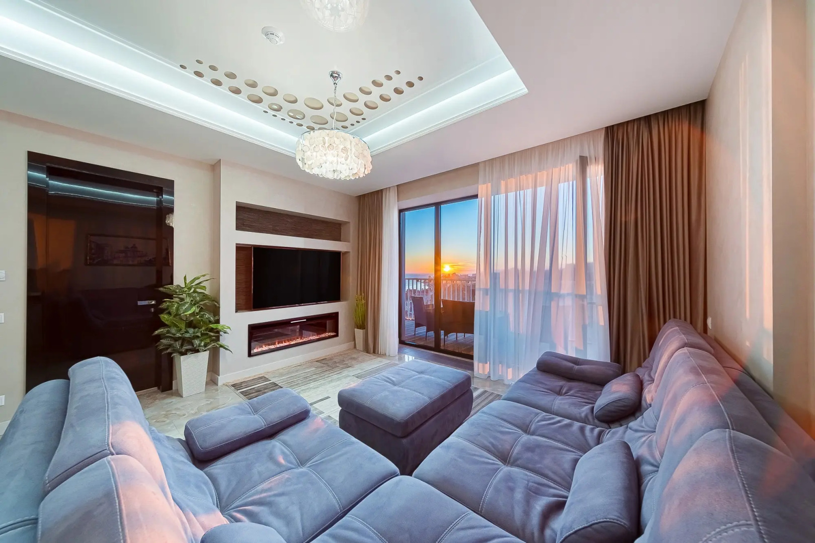 Апартаменты Трехкомнатные в ЖК Актер Гэлакси