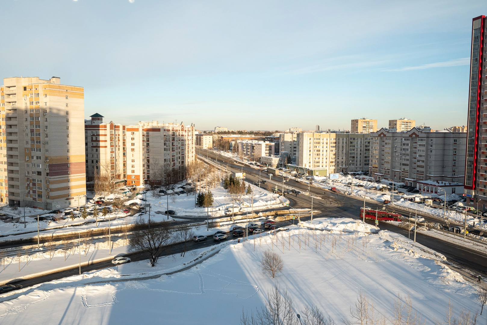 Апартаменты KazanHome Новая квартира с гостиной, спальней и отдельной кухней