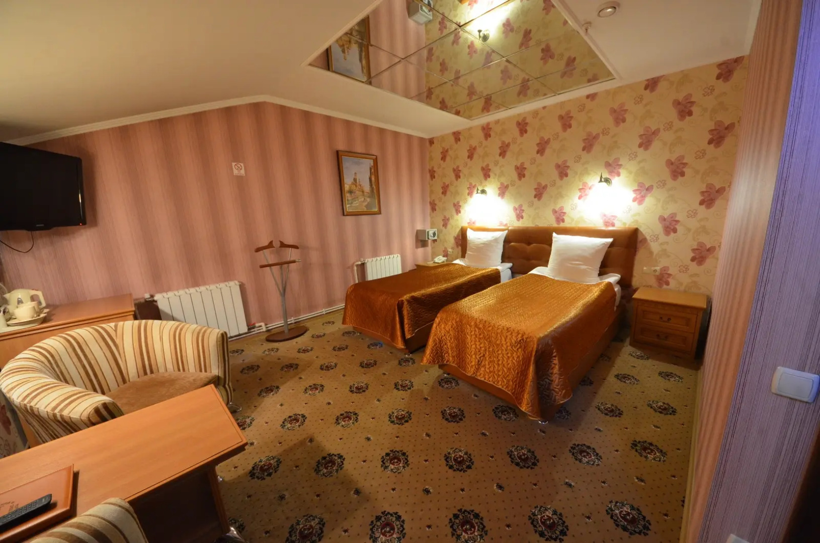 Отель Семь Пятниц