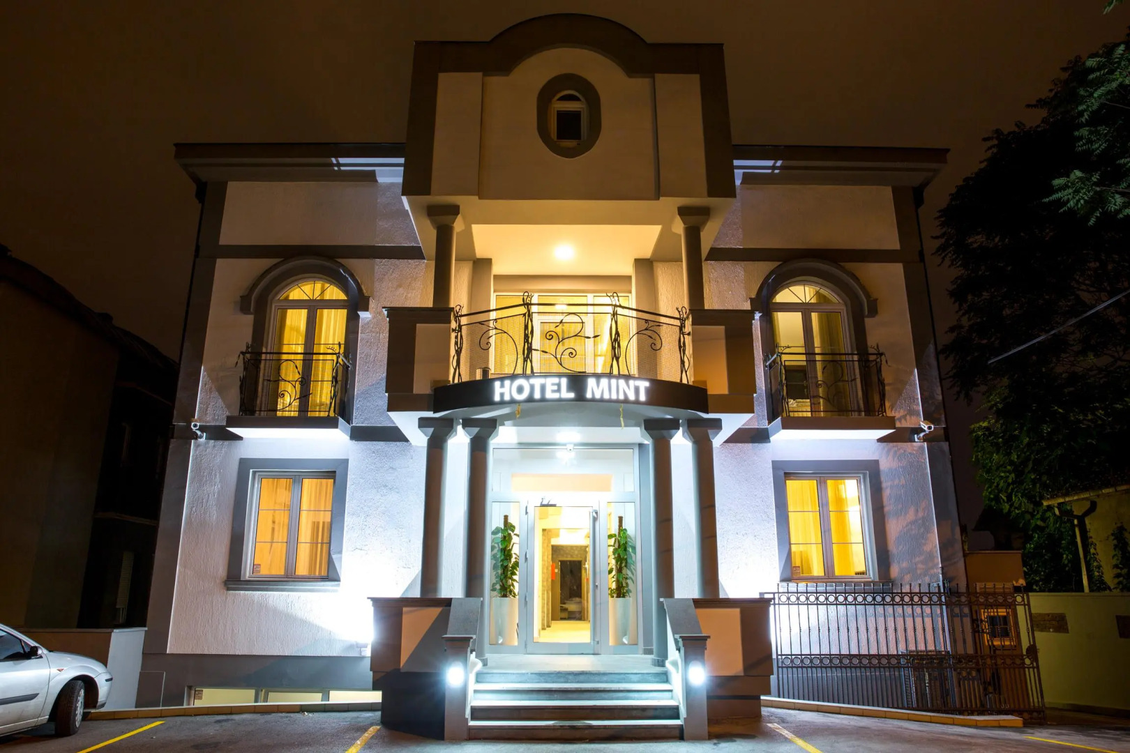 Отель Mint Garni