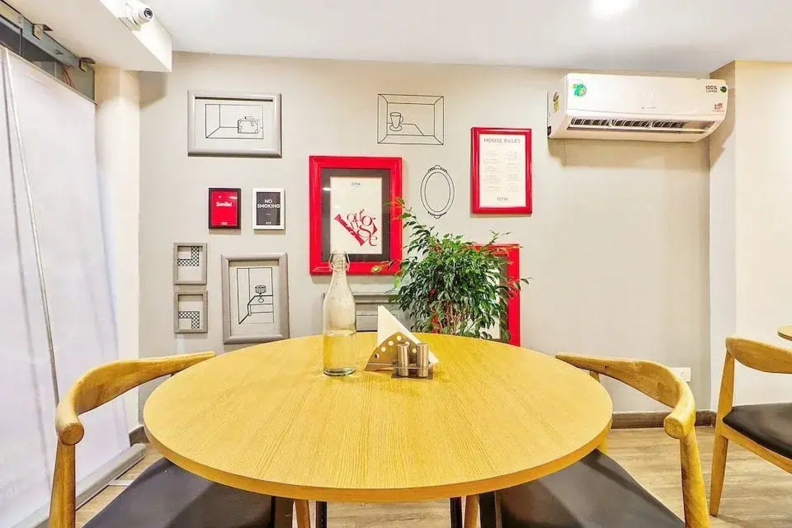 Отель Consulate By Book Meri