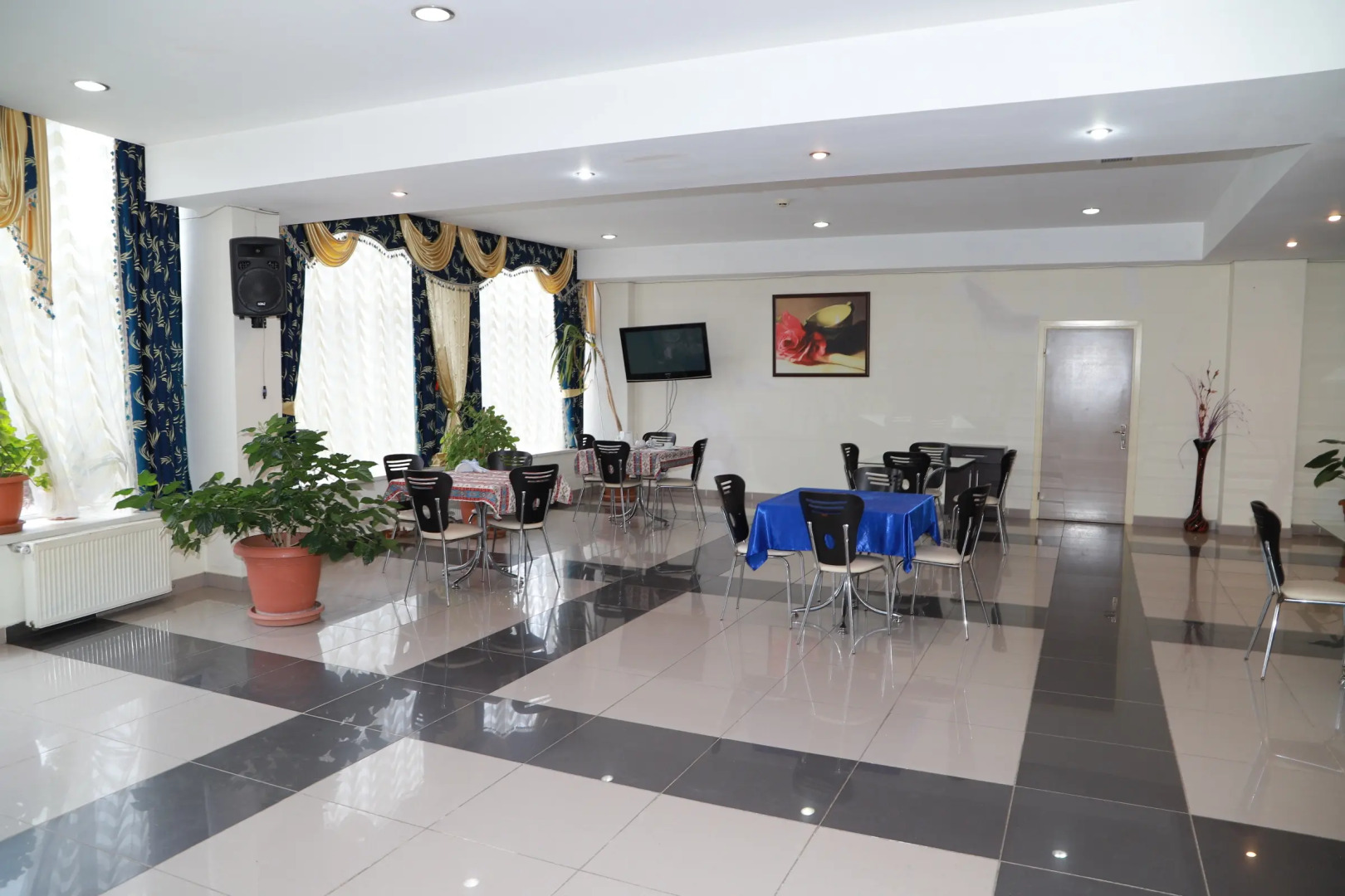 Отель Arena Gusar