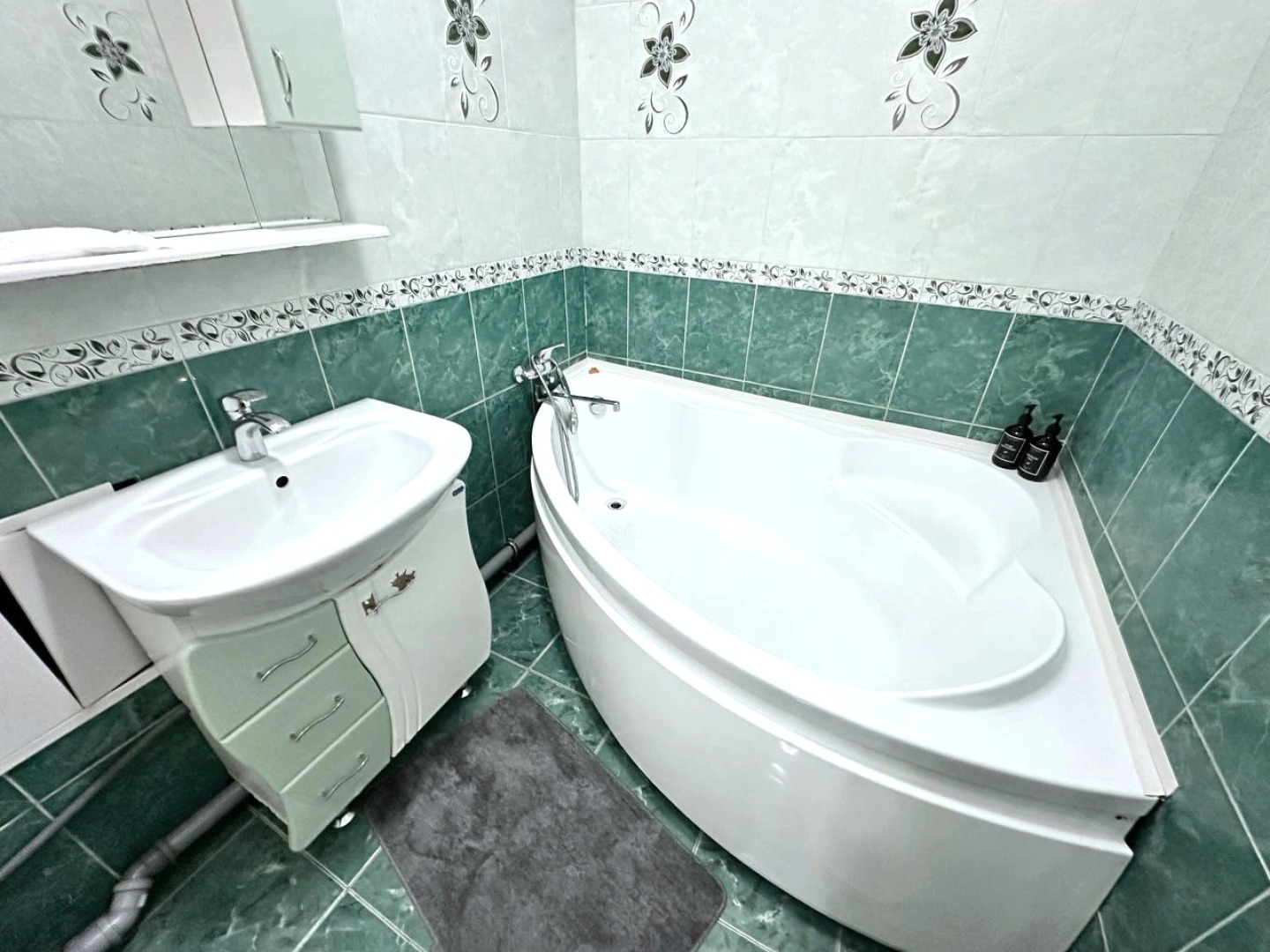 Квартира трехкомнатная в центре на Весенней