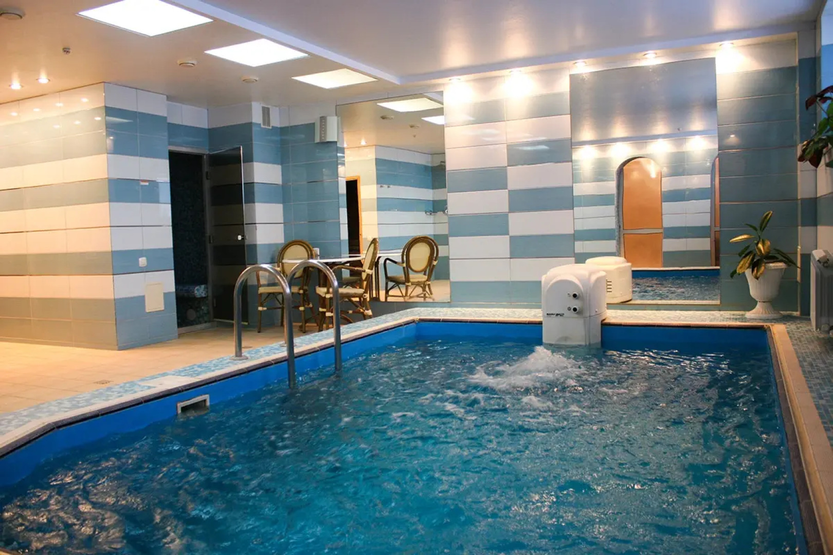 Отель Волна