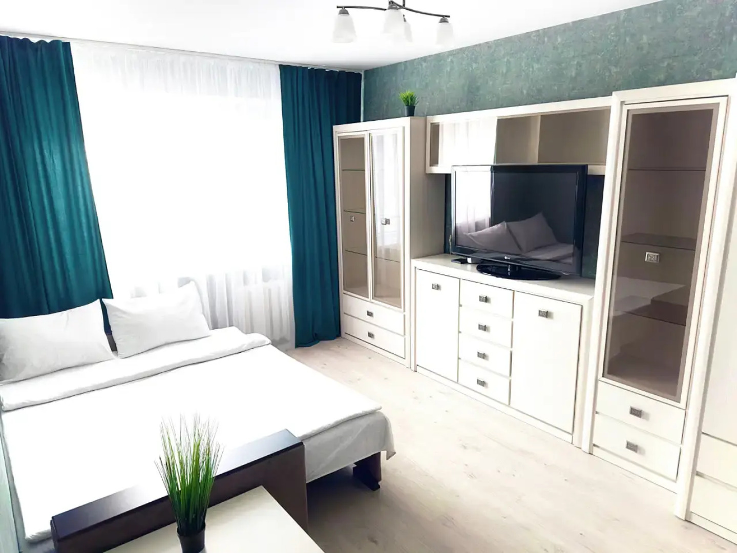 Апартаменты 2 комнаты в центре по улице Короля