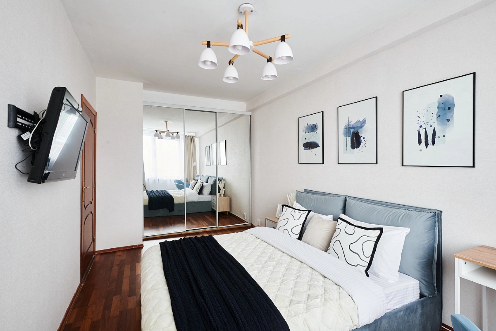 Квартира GM Apartments Стильная Трехкомнатная с видом на Новый Арбат