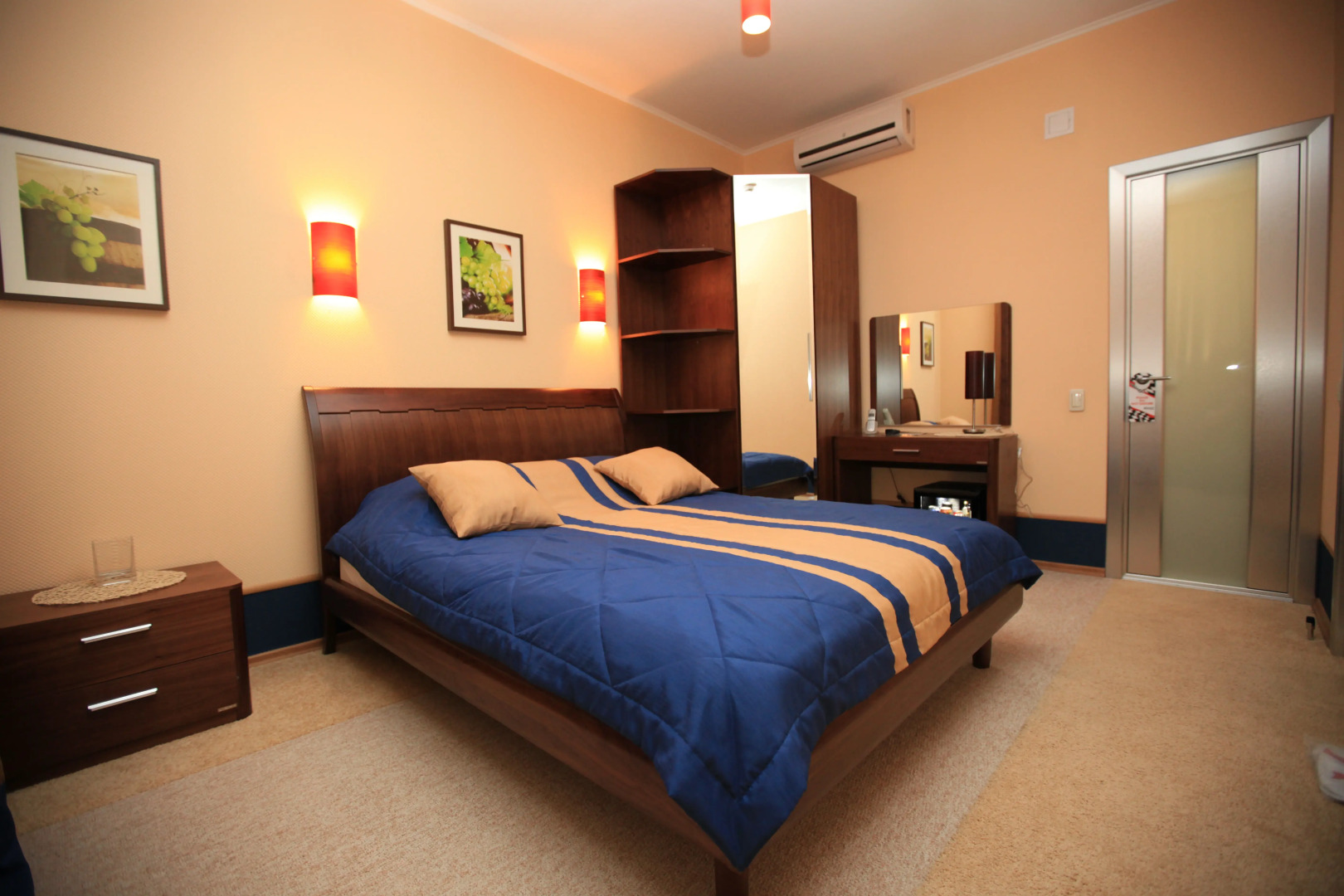 Отель Паддок