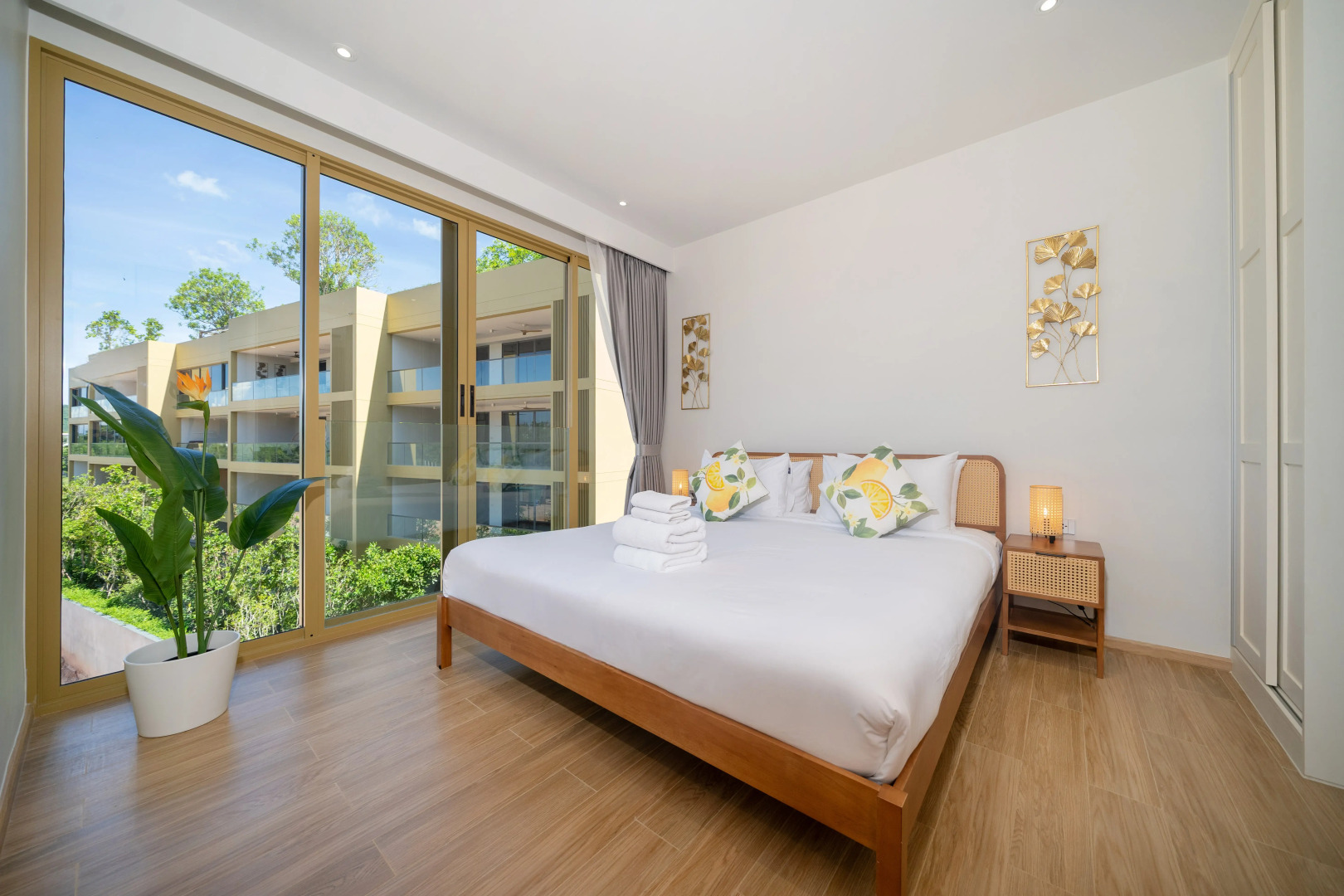 Апартаменты Magnificent 1bd apartments near beachside