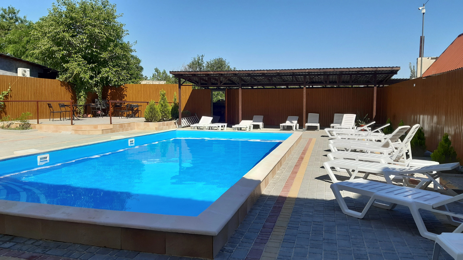 Отель Три Сосны