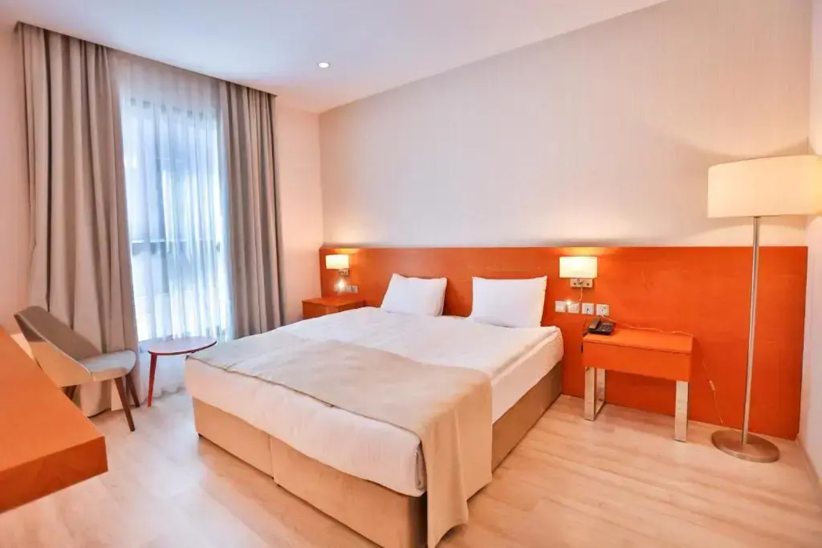 Отель Caddemm Inn