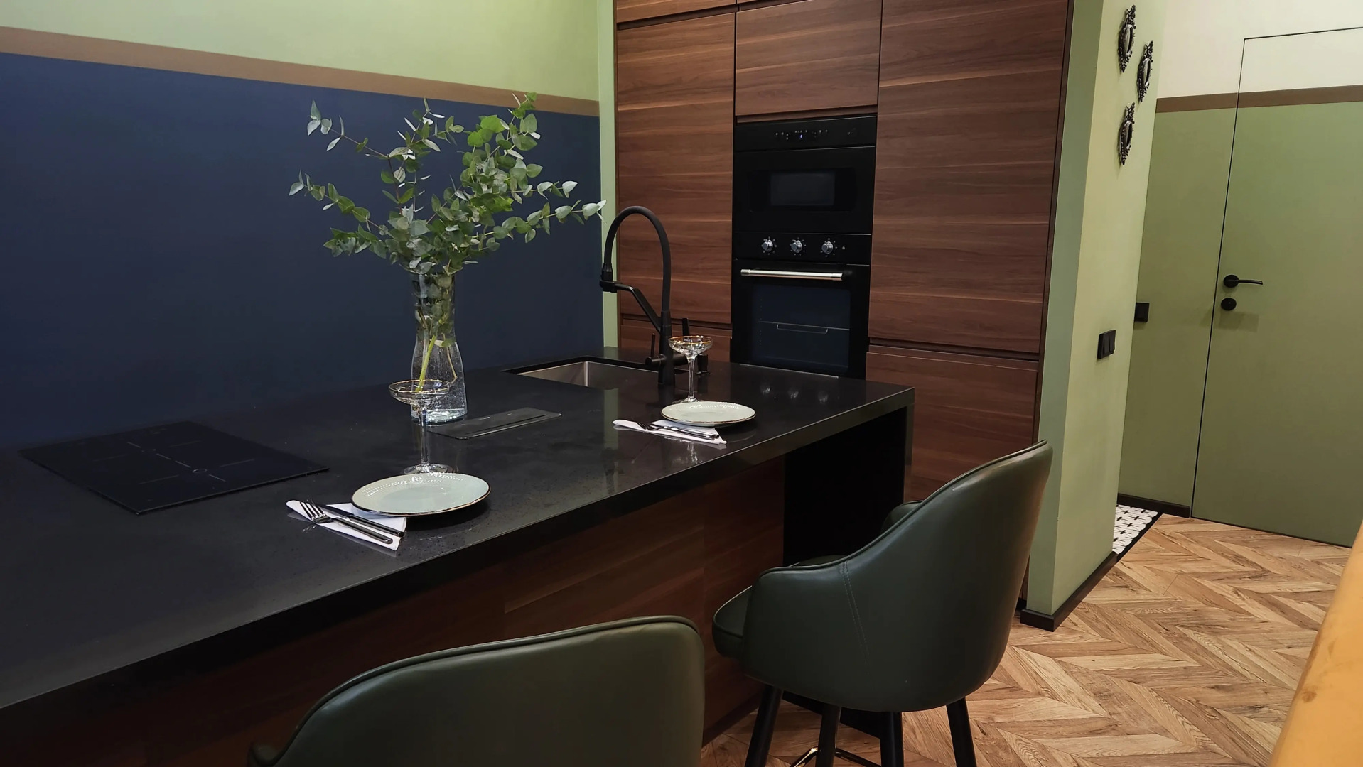 Апартаменты Mid-Century Modern Home