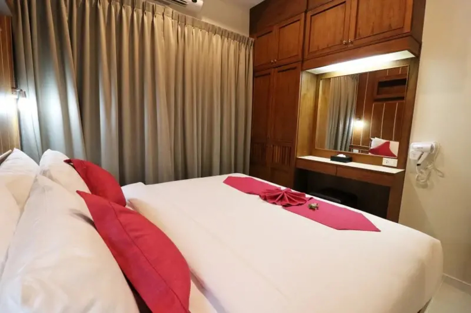 Отель The Scene Cliff View Villas