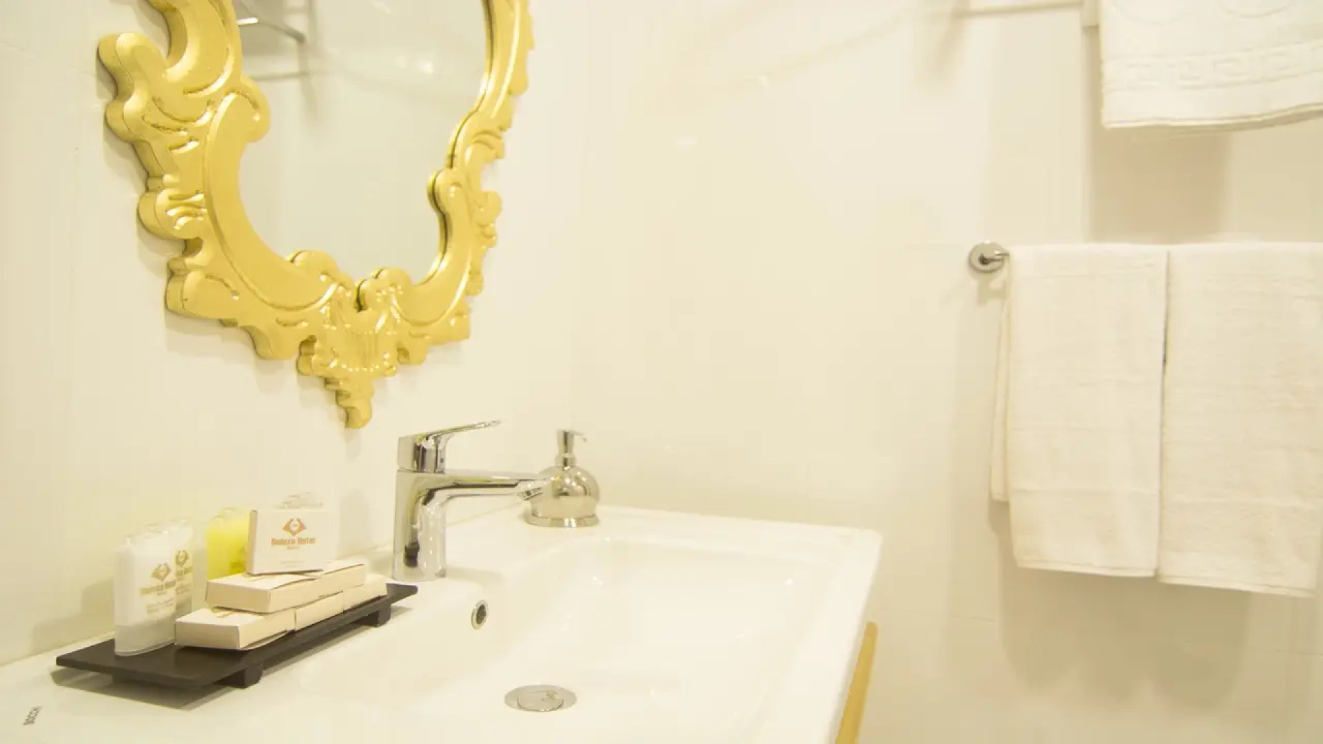 Отель MB Deluxe