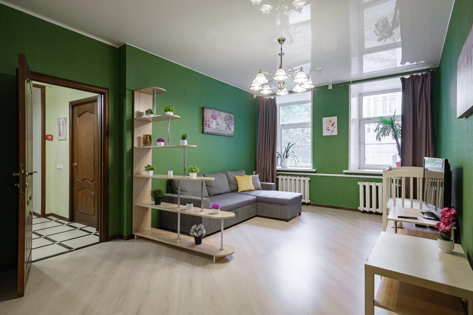 Апартаменты Две Спальни и Гостиная у Московского Вокзала для 8 Гостей