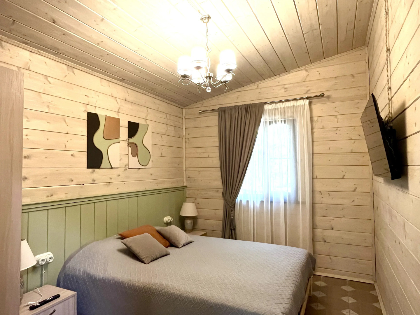 Лесной домик на берегу Озера Волго на Селигере - коттеджи Сосновый бор